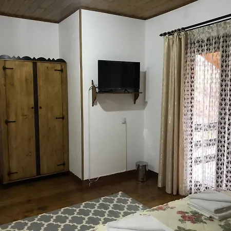 Pensiunea Pastravul De Aur Lodge
